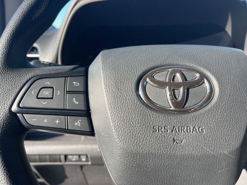 Used 2024 Toyota Sienna LE image 19