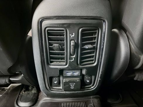 Used 2018 Jeep Grand Cherokee Trailhawk w/ Trailhawk Luxury Group AWD/4WD image 28