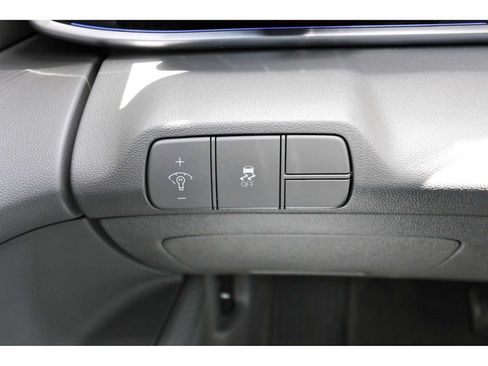 Used 2024 Hyundai Elantra SEL FWD image 14