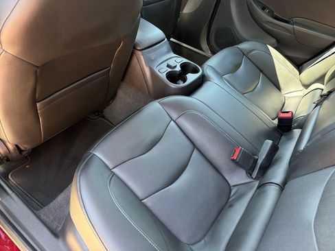 Used 2017 Chevrolet Volt Premier w/ Driver Confidence II Package FWD image 33