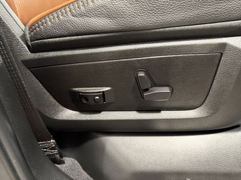 Used 2023 RAM 3500 Limited image 23