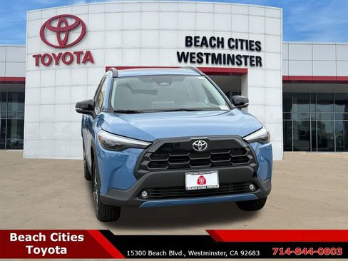 Used 2026 Toyota Corolla Cross XLE image 3