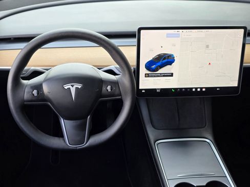 Used 2024 Tesla Model Y Long Range AWD/4WD image 15