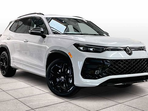 New 2026 Volkswagen Tiguan SE R-Line image 2