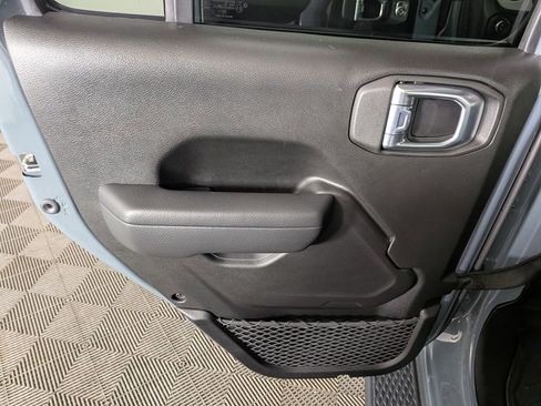 Certified 2025 Jeep Gladiator Willys image 28