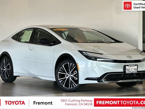 Certified 2023 Toyota Prius XLE FWD image 1