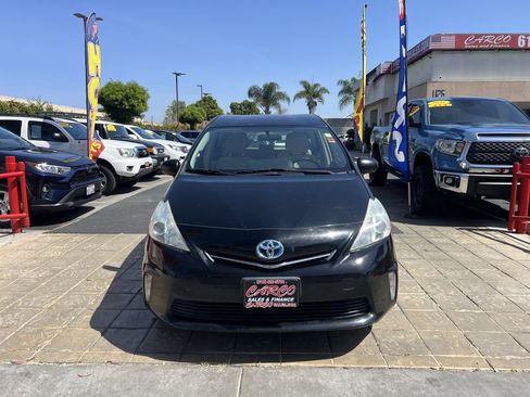 Used 2012 Toyota Prius V Three image 3