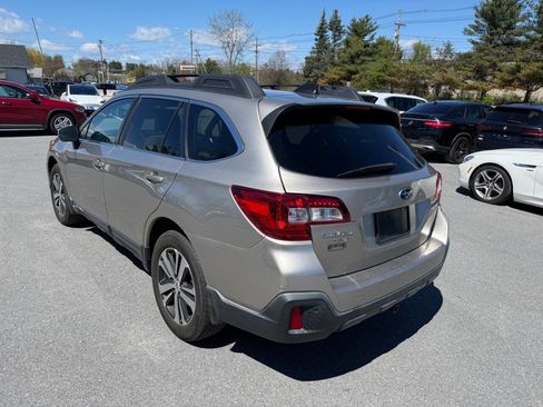 Used 2019 Subaru Outback 2.5i Limited AWD/4WD image 8