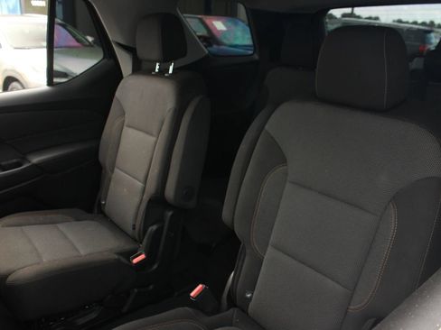 Used 2021 Chevrolet Traverse LT FWD image 17