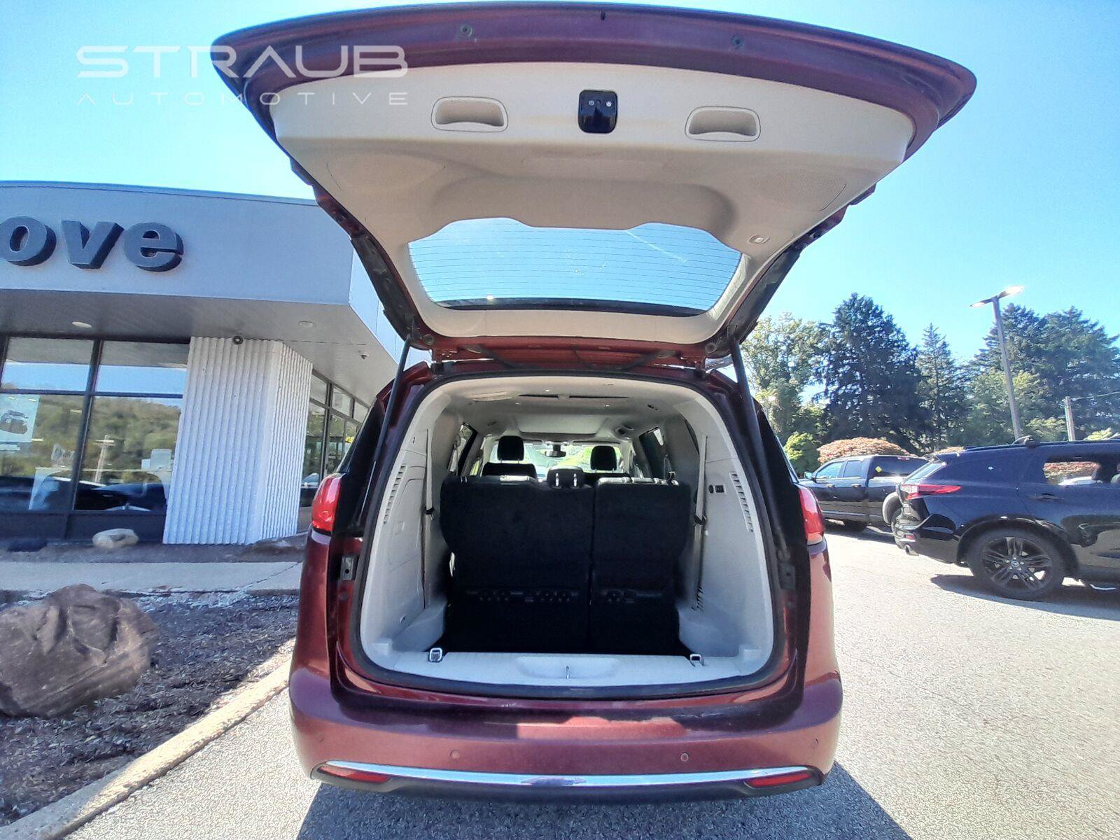 Used 2019 Chrysler Pacifica Limited FWD image 60