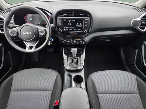 Used 2025 Kia Soul LX image 21