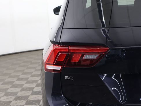 Used 2023 Volkswagen Tiguan SE AWD/4WD image 16