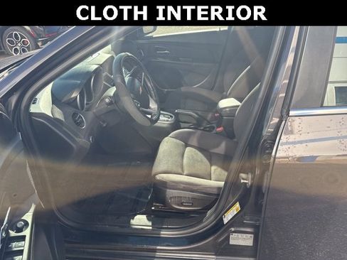 Used 2014 Chevrolet Cruze LT image 10