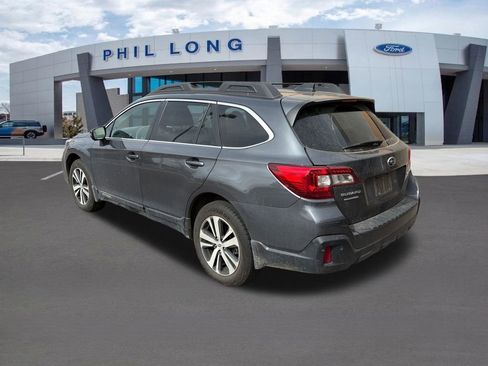 Used 2018 Subaru Outback 2.5i Limited image 3