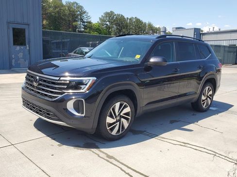 Used 2025 Volkswagen Atlas SE AWD/4WD image 9