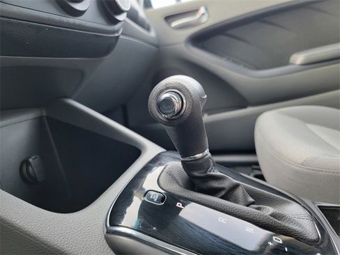 Used 2017 Kia Forte LX image 29