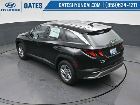Used 2025 Hyundai Tucson SE image 49