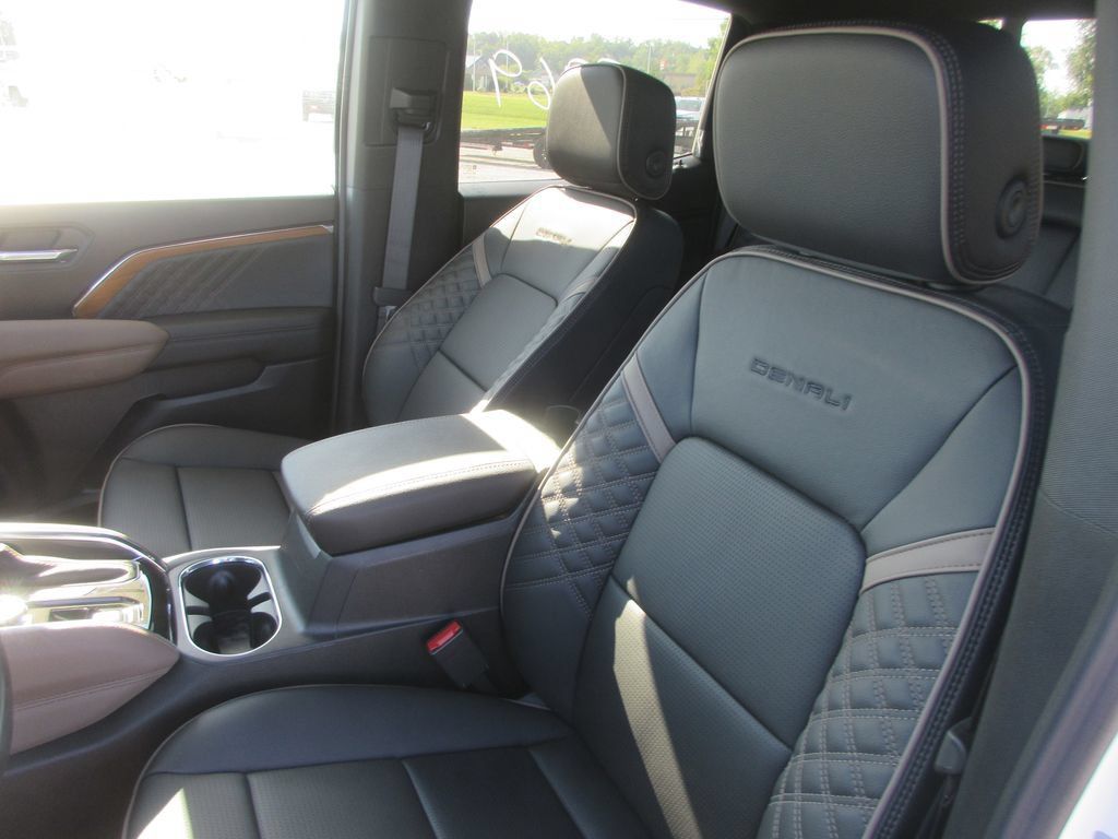 New 2026 GMC Canyon Denali AWD/4WD image 12