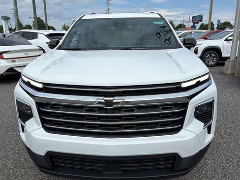 New 2026 Chevrolet Traverse LT w/ Sun and Wheel Package FWD image 2