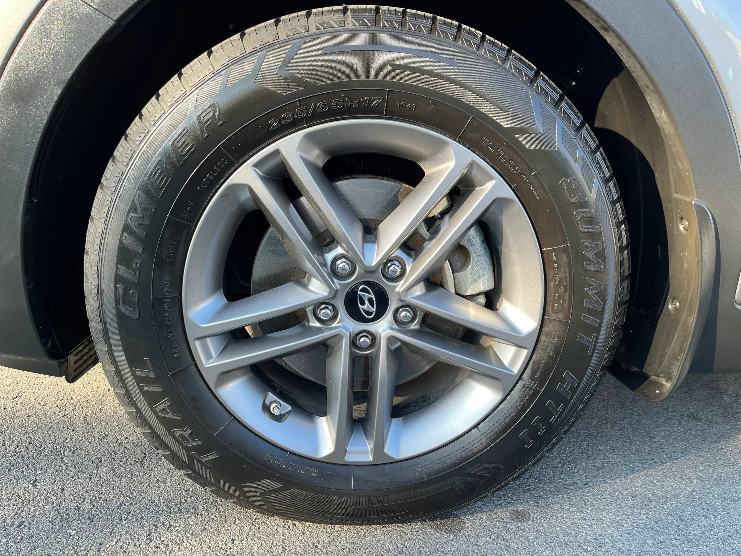 Used 2017 Hyundai Santa Fe Sport FWD image 29