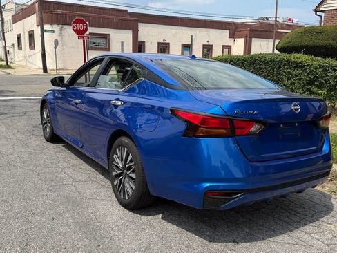 Used 2025 Nissan Altima 2.5 SV FWD image 7