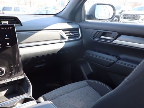 Used 2025 GMC Terrain Elevation image 36