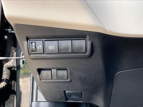 Certified 2025 Toyota Corolla Cross L FWD image 33