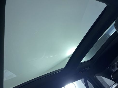 Used 2020 Mercedes-Benz GLC 300 image 10