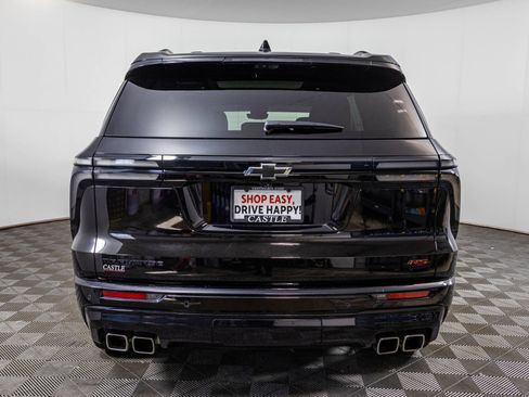 Used 2024 Chevrolet Traverse RS FWD image 25