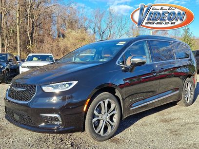 New 2026 Chrysler Pacifica Pinnacle