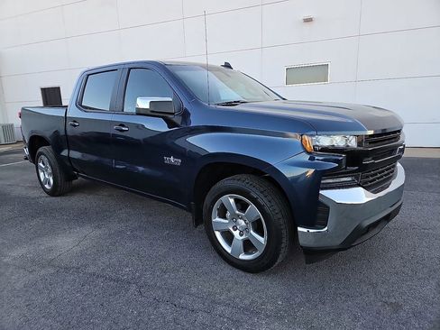 Used 2019 Chevrolet Silverado 1500 LT w/ Texas Edition image 10