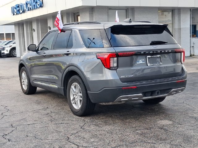 Used 2025 Ford Explorer Active w/ Active Comfort Package RWD image 3