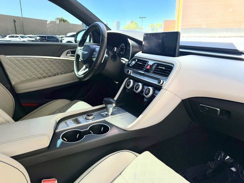 Used 2022 Genesis G70 3.3T RWD image 41