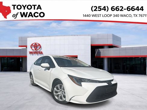 Used 2025 Toyota Corolla LE image 1