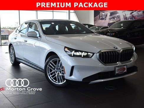 Used 2024 BMW 530i xDrive image 1