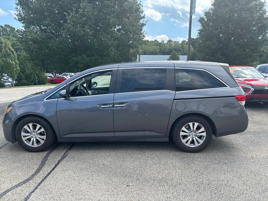 Used 2017 Honda Odyssey SE image 4