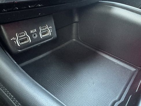 Used 2022 Dodge Durango GT image 25