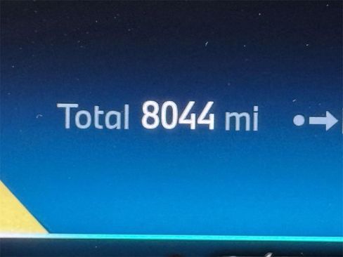 Used 2025 BMW 530i xDrive 530i xDrive w/ Premium Package image 2