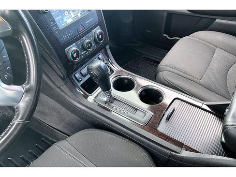Used 2017 Chevrolet Traverse LT image 17