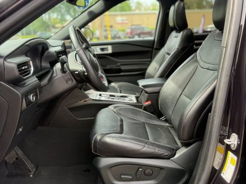 Used 2023 Ford Explorer ST w/ Equipment Group 401A AWD/4WD image 16