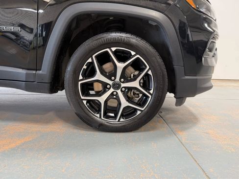 Used 2025 Jeep Compass Limited AWD/4WD image 8