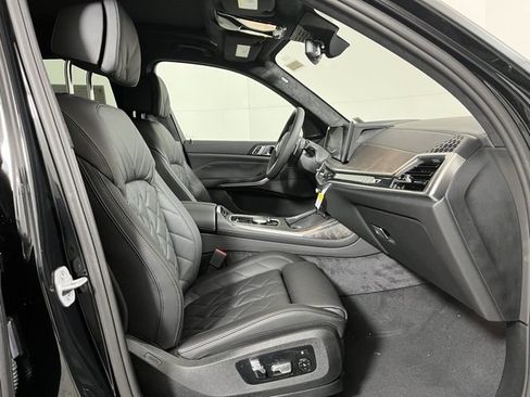 Used 2025 BMW X7 xDrive40i w/ M Sport Package image 23