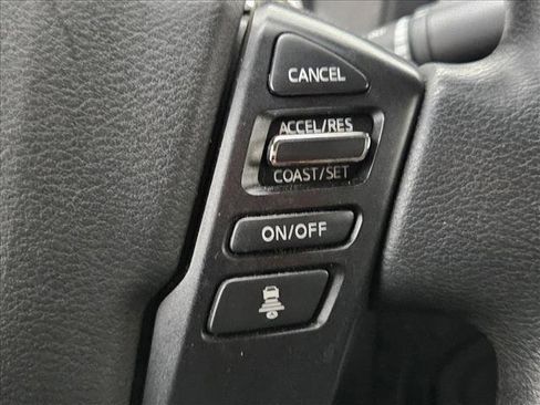 Used 2022 Nissan Frontier SV w/ Technology Package RWD image 13