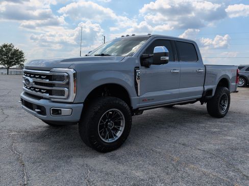 Used 2024 Ford F350 Platinum AWD/4WD image 6