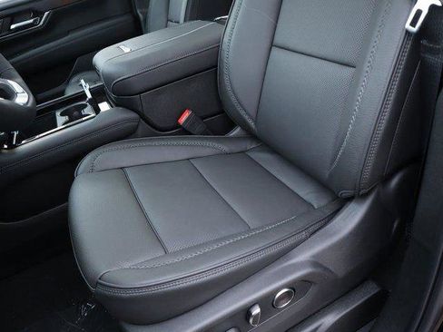 New 2026 GMC Yukon Denali w/ Sun & Power Step Package AWD/4WD image 30