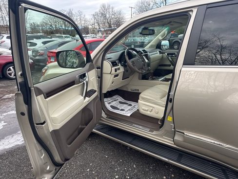 Used 2014 Lexus GX 460 Luxury image 21