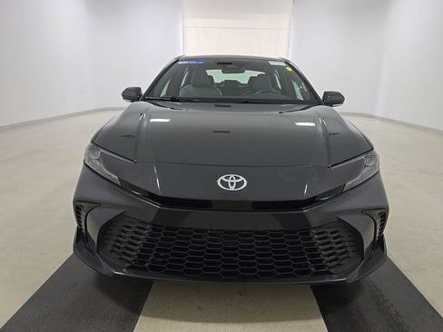 Used 2025 Toyota Camry SE w/ Convenience Package FWD image 12