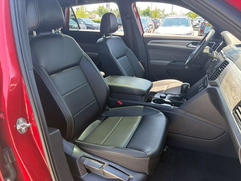 Certified 2023 Volkswagen Atlas Cross Sport SE w/ Panoramic Sunroof Package AWD/4WD image 24