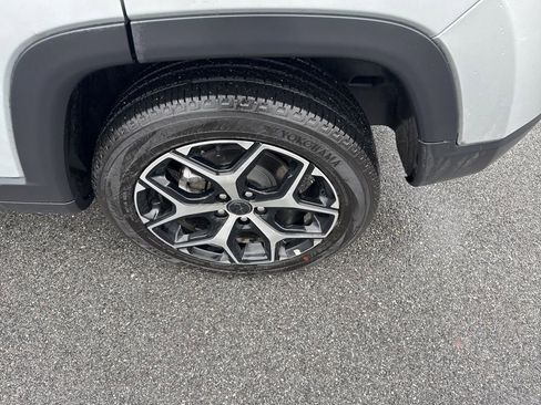 Used 2025 Jeep Compass Limited image 11