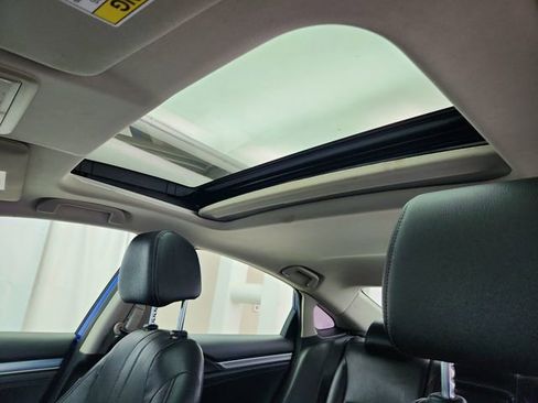 Used 2018 Honda Civic Touring image 11